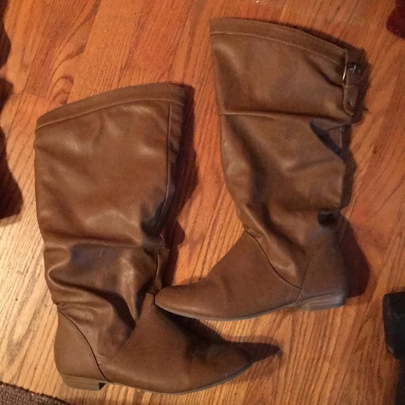 Size 6-7 Boot Bundle - Picture 2 of 5